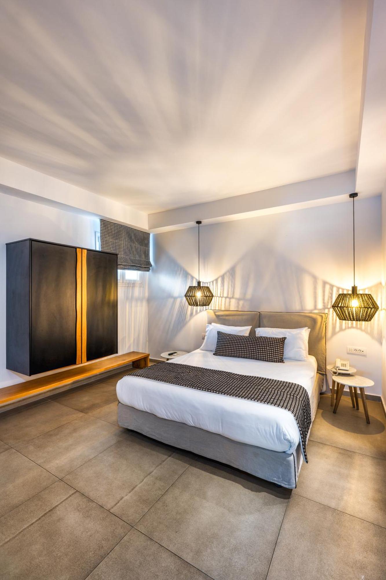 Callia Retreat Suites - Adults Only Fira  Exterior foto