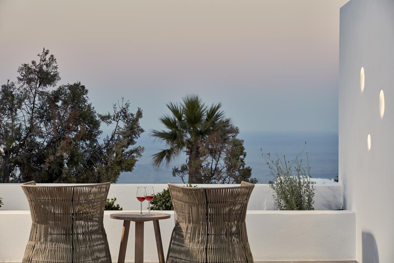 Callia Retreat Suites - Adults Only Fira  Exterior foto